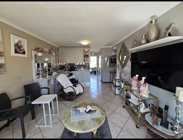 3 BEDROOM SECTIONAL TITLE FOR SALE IN SOUTH CREST